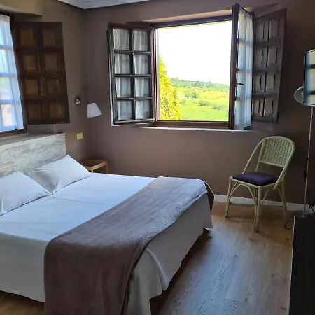 Colegiata 3* Santillana del Mar