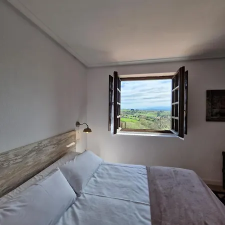 Colegiata 3* Santillana del Mar